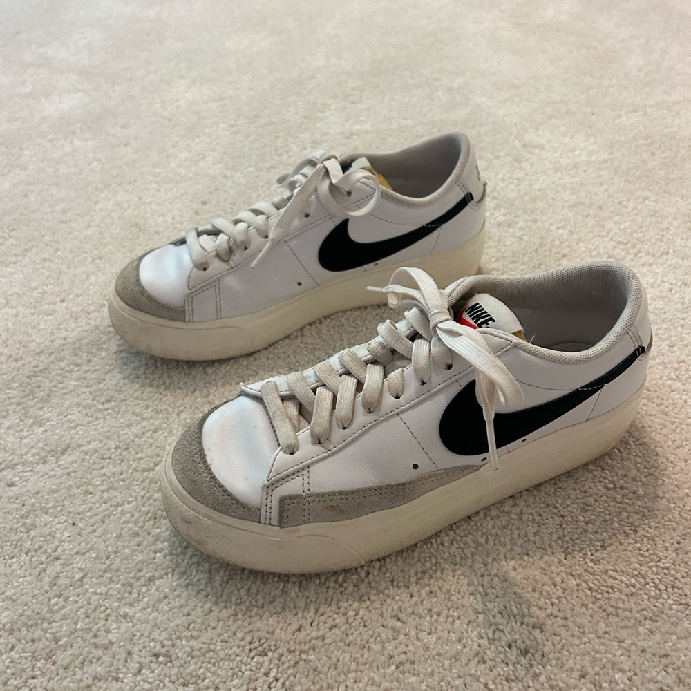 Women’s Nike White and Black Low-Top Blazers
